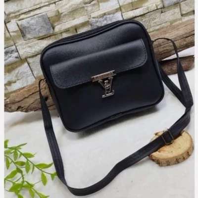 کیف دوشی زنانه طرح LV